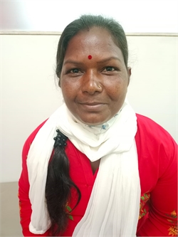 Savitri Oraon - Full time Cleaner in Malad West in Mumbai