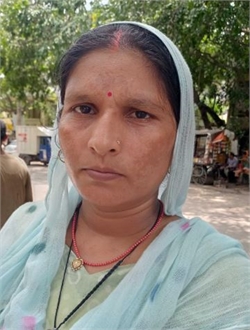 Seema - Part time Cleaner in Navjeevan Camp in Delhi