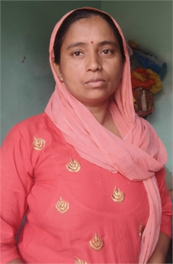 Sona - Part time Cleaner and Cook and Baby Sitter in Rohini sec 29 in Delhi