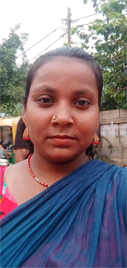 Soni - Part time Cleaner and Baby Sitter in Nursery Jhuggi in Delhi