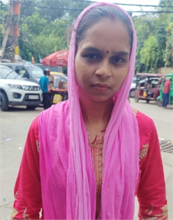 Suman - Part time Cleaner and Cook in Karkardooma in Delhi