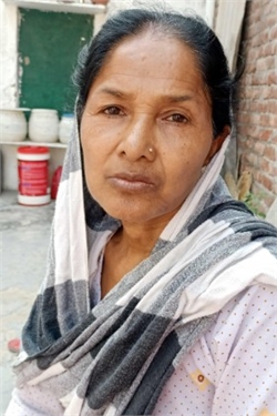 Sunaina Devi - Part time Cook and Baby Sitter in Paprawat Village in Delhi