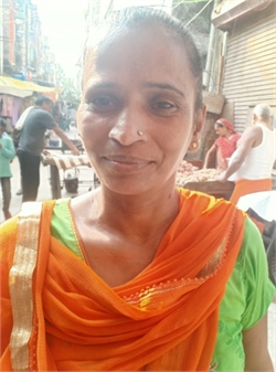 Sunita - Part time Cleaner and Baby Sitter in Jhilmil Colony in Delhi